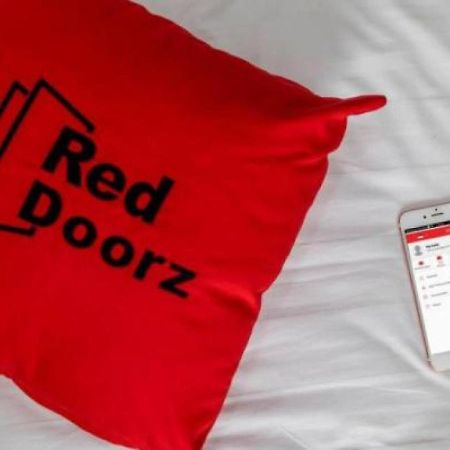 Reddoorz Plus Near Rs Rk Charitas 2 פאלמבאנג מראה חיצוני תמונה