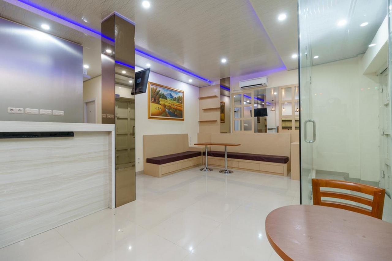 Reddoorz Plus Near Rs Rk Charitas 2 פאלמבאנג מראה חיצוני תמונה